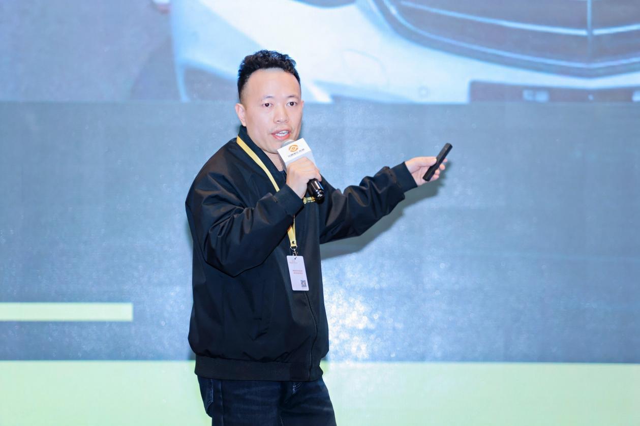 EagleTrader武汉签约大会完美收官!500+交易员共鉴历史性时刻! EagleTrader武汉签约大会完美收官!500+交易员共鉴历史性时刻!